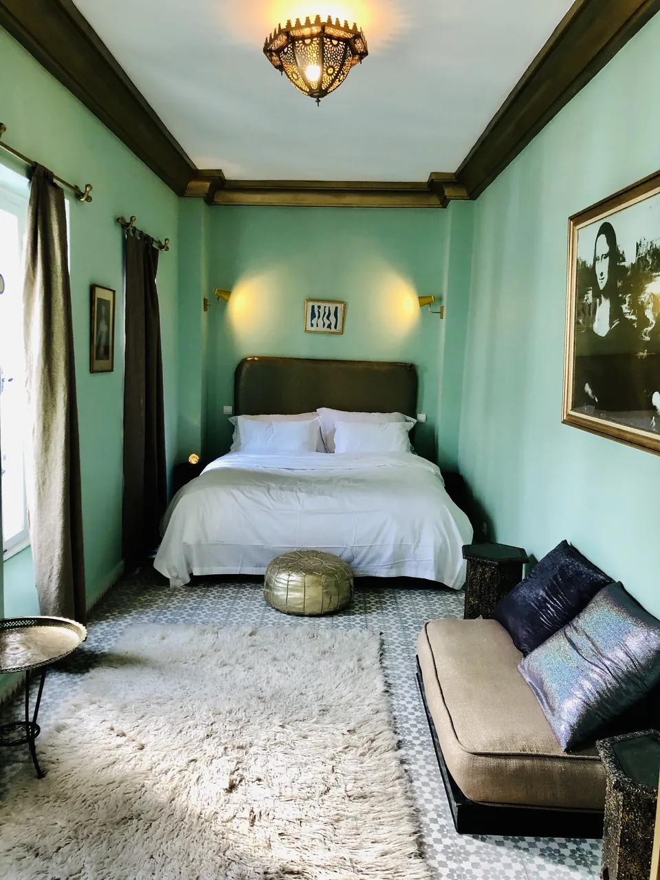 The Gold Room, ambiance