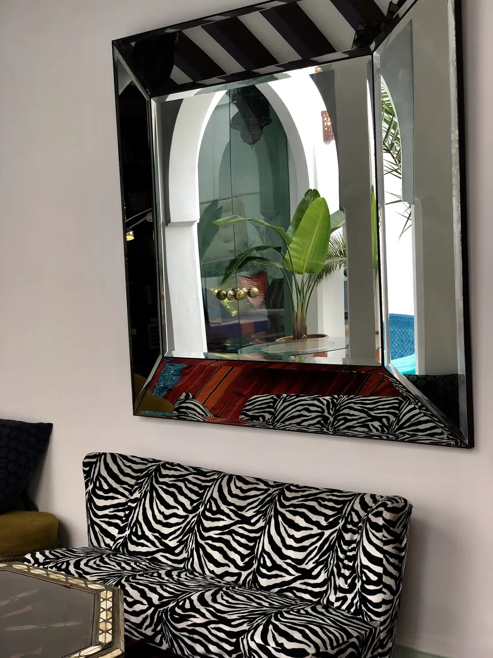 Dar Maureen salon interior