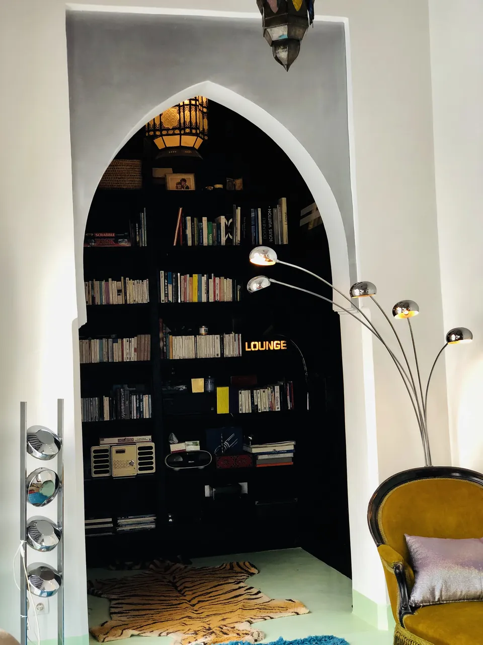 Dar Maureen salon light